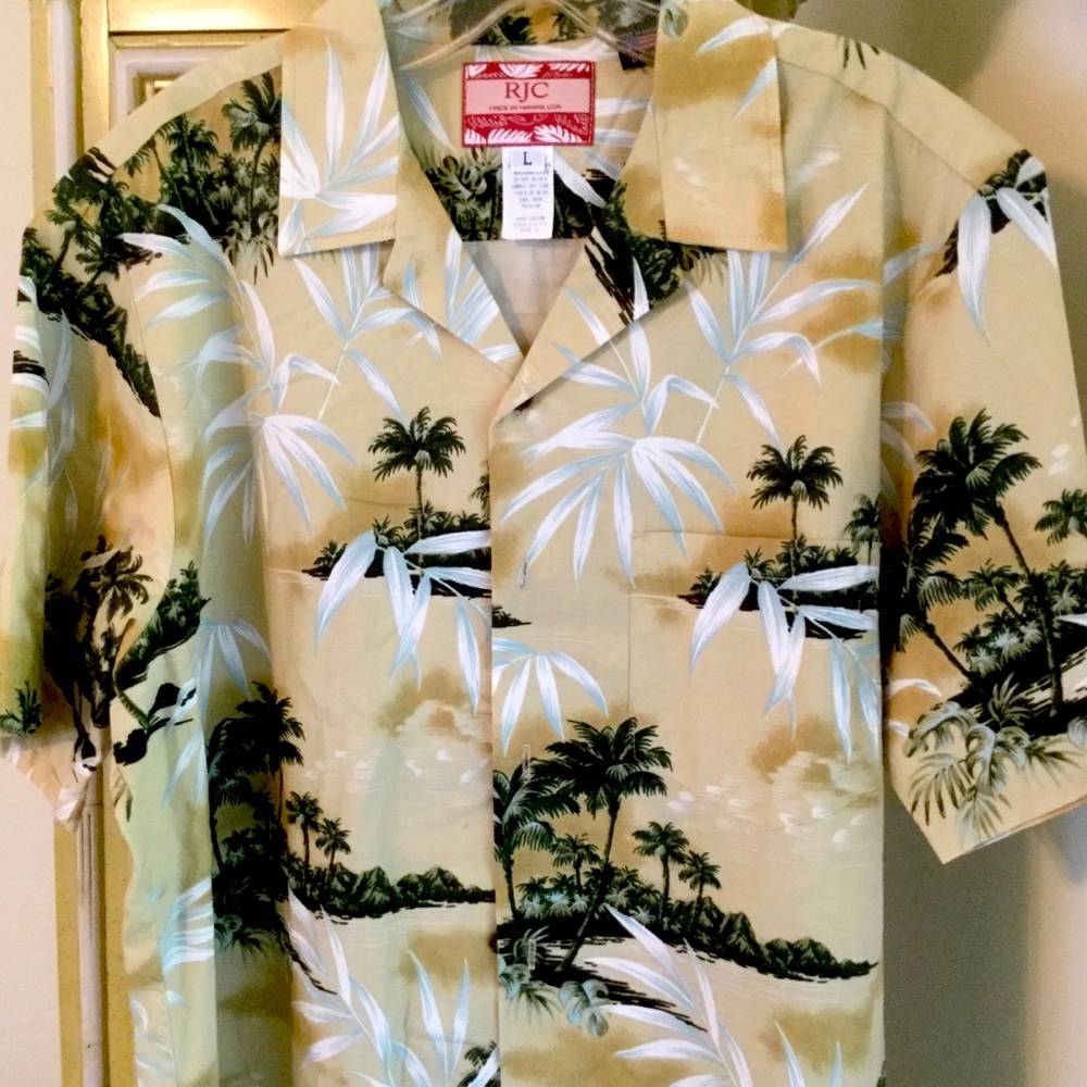 Made in Hawaii size large men’s short sleeve shirt